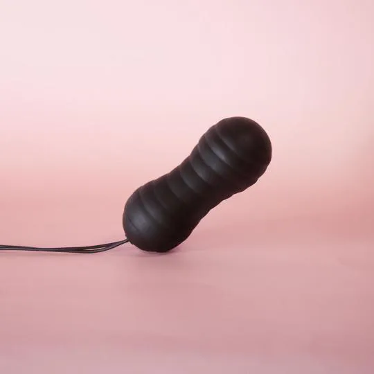 R&eacute;volution Noir Oeuf Vibrant T&eacute;l&eacute;command&eacute; 